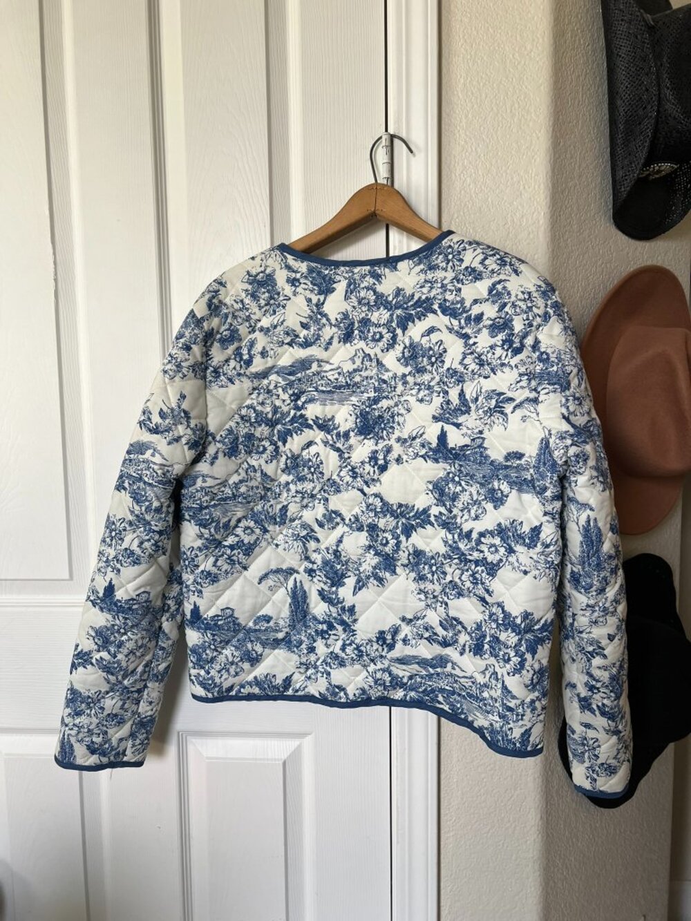 Rachel Zoe Blue & White Toile Quilted Jacket (Size L) - Picture 6 of 13